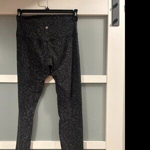 lululemon align leggings 25" size 8 Leopard Camo Deep Coal Multi